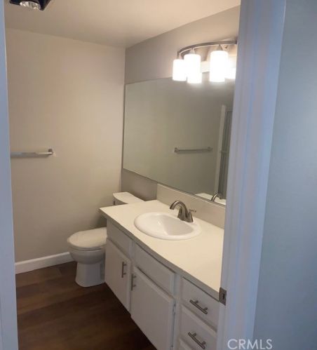 73 Woodleaf, Irvine CA  92614-7081 exterior