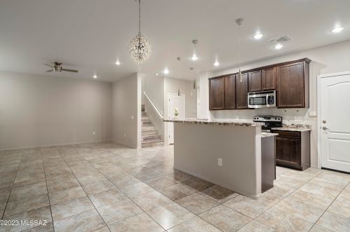 2414 Crystal Rapids Ln, Tucson, AZ 85718-6697