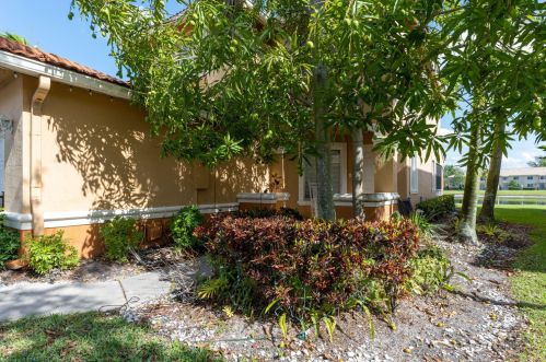 6199 Eaton St, West Palm Beach, FL 33411-6419