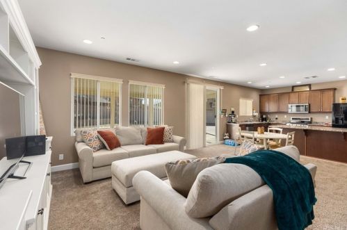 1724 Milling St, Lancaster CA exterior