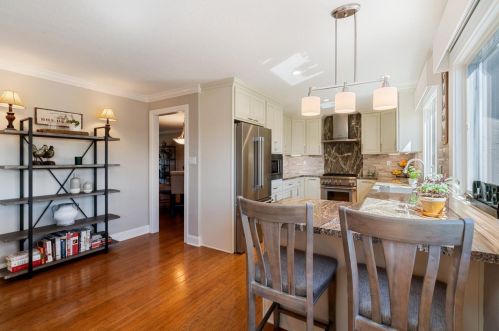 2510 Hastings Dr, Belmont CA  94002-3322 exterior