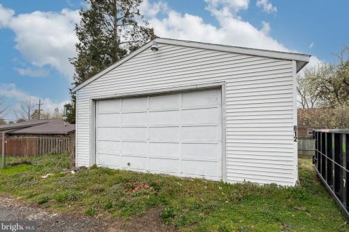 812 Spruce St, Pottstown PA  19464-4218 exterior