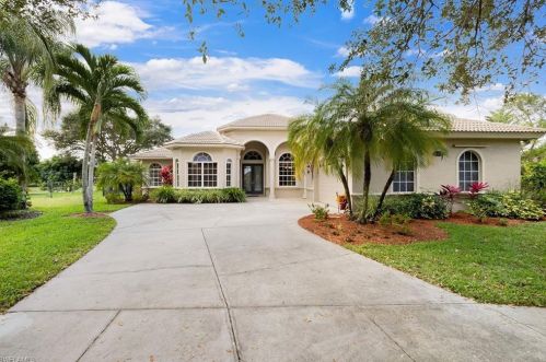 14479 Jekyll Island Ct, Naples, FL 34119-4815