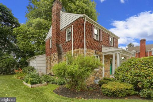 32 Circle Pl, Camp Hill, PA 17011-2928