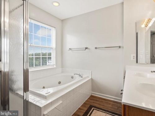 11740 Batley Pl, Woodbridge VA  22192-8403 exterior