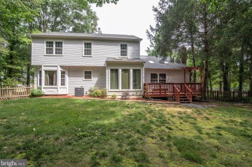 6104 Fox Point Rd, Fredericksburg VA  22407-8330 exterior