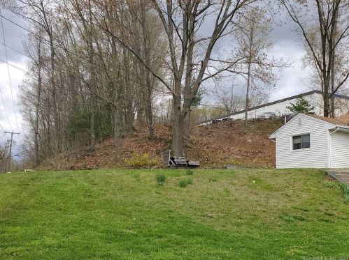 2056 Straits Tpke, Waterbury, CT 06762-1812
