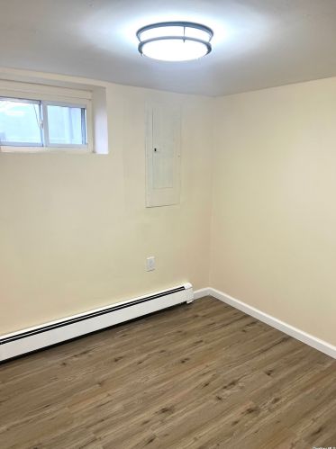 41 Bedford St, Wheatley Heights NY  11798-3903 exterior