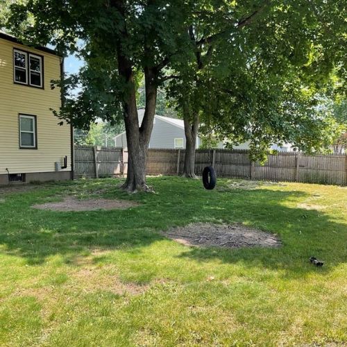 429 Elm St, Windsor Locks CT  06096-1604 exterior