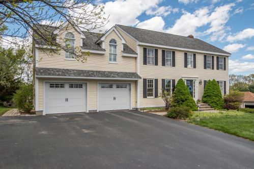 2 Old Salem Cir, Shrewsbury, MA 01545-1847