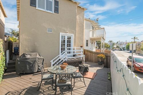 1703 Speyer Ln, Redondo Beach CA  90278-4729 exterior