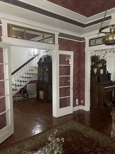 102 Lugonia Ave, Redlands CA  92374-4702 exterior