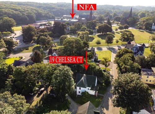 19 Chelsea Ct, Norwich, CT 06360-3405