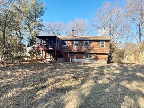 3 Grumman Ct, Norwalk, CT 06851-2507