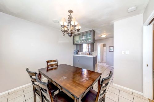 1740 Hickory Ave, Torrance CA 90503-7219 exterior