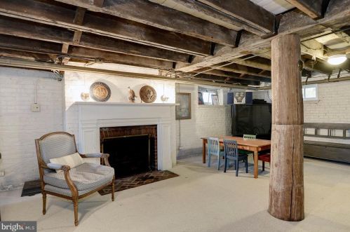 9414 Georgetown Pike, Great Falls VA  22066-2735 exterior