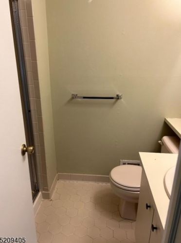 307 Gettysburg Way, Lincoln Park NJ  07035-1835 exterior