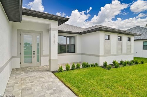 2233 17th Pl, Cape Coral, FL 33909-4709