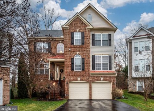 7226 Lyndam Hill Cir, Lorton VA  22079-4509 exterior