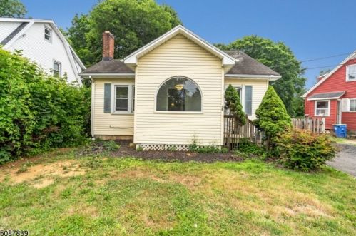 16 Dayton Cres, Bernardsville NJ  07924-2704 exterior