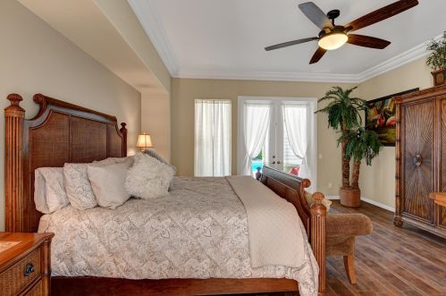 19 Orleans Rd, Rancho Mirage CA  92270-2714 exterior