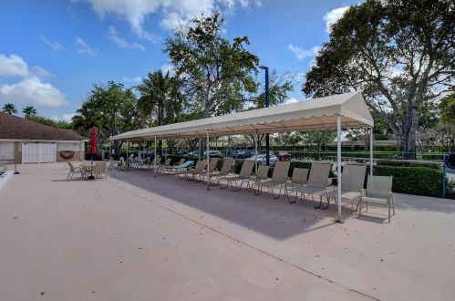 8425 Springlake Dr, Boca Raton FL  33496-4904 exterior