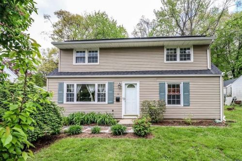 32 Bethpage Dr, Bethel, CT 06801-2328