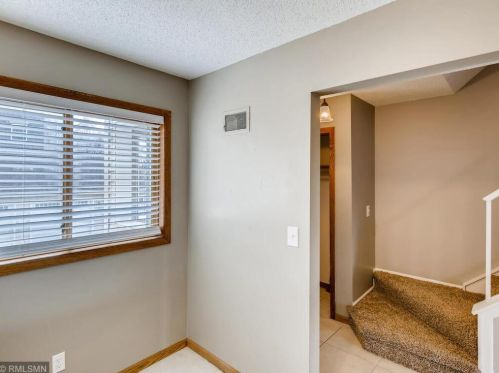 5219 Hiawatha Ln, Minneapolis, MN 55417-2318
