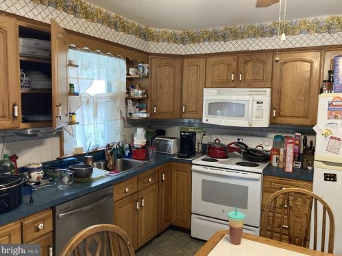 1114 Washington St, Norristown, PA 19401-4311