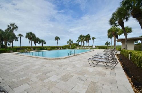 10851 Gulf Shore Dr, Naples FL  34108-3004 exterior