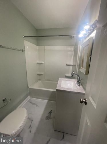 606 Denton Cir, Fredericksburg VA  22401-2704 exterior