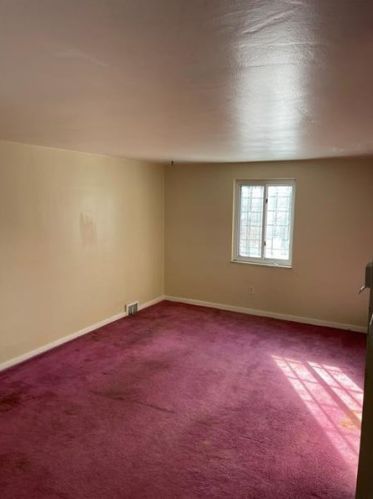 7926 Thon Dr, Verona, PA 15147-1549