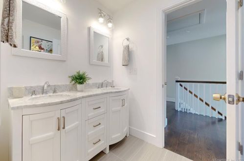 39 Clearview Dr, Brookfield Center CT  06804-1407 exterior