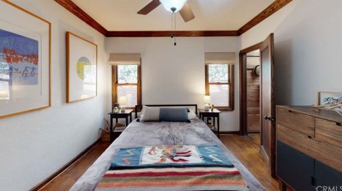 15560 Leadwell St, Van Nuys CA 91406-3110 exterior