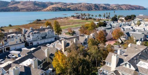 284 2nd St, Benicia CA  94510-3247 exterior