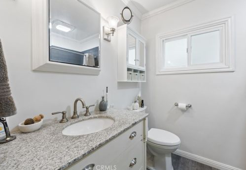 6880 10th St, Long Beach CA  90815-4930 exterior