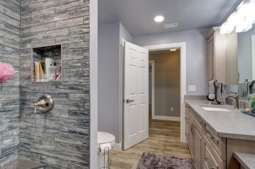 113 41 St, Cape Coral FL  33904-5127 exterior