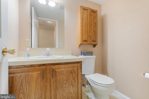 7772 Cross Creek Cir, Breinigsville PA  18031-1317 exterior