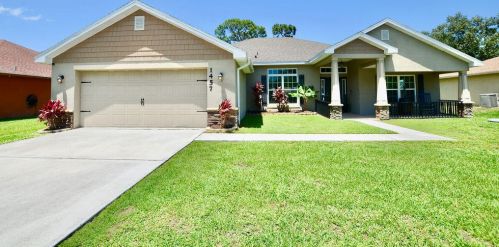1457 Jacksonville Ave, Fort Pierce, FL 34953-6522