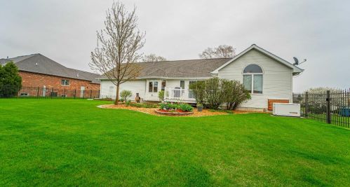 9156 Maple Dr, Dyer IN  46373-9149 exterior