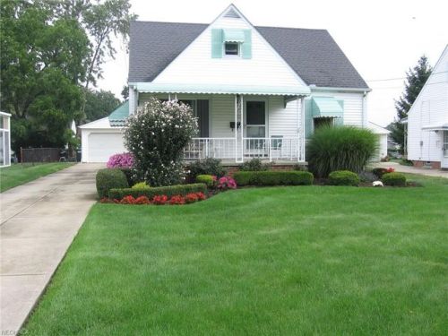 30101 Frank Dr, Willowick, OH 44092-1612