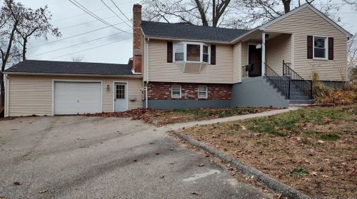 65 Skyline Dr, Uncasville, CT 06382-1505