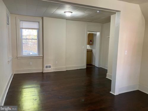 469 Manor St, Lancaster PA  17603-5249 exterior
