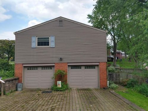 271 Great Smokey Dr, Pittsburgh, PA 15239-2325