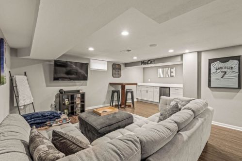 5412 Greenwood Ter, Milwaukee WI  53223-4819 exterior