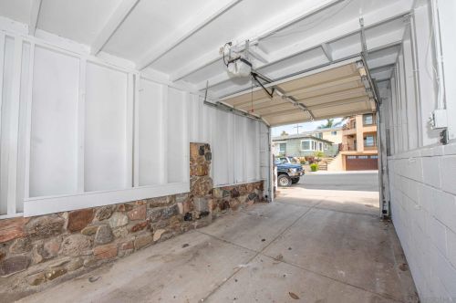 1704 Ebers St, San Diego CA  92107-3504 exterior