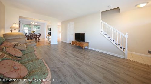 39 Shore Dr, Monmouth Hills NJ  07732-1027 exterior