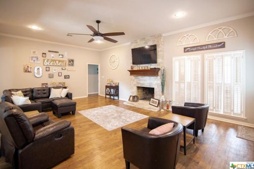 203 Chimney Rock Dr, Victoria, TX 77904-1111