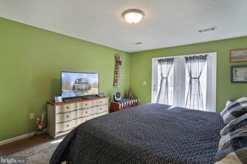 52 Oak Crest Dr, Richmond National Battlefiel VA  22835-1579 exterior