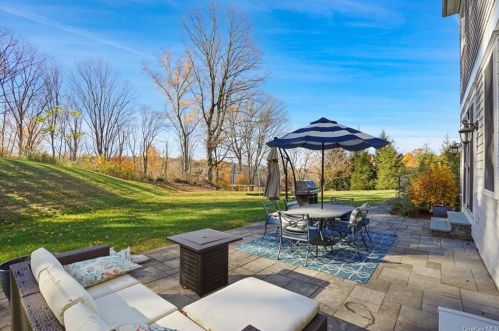 480 Long Ridge Rd, Scotts Corners, NY 10576-2221
